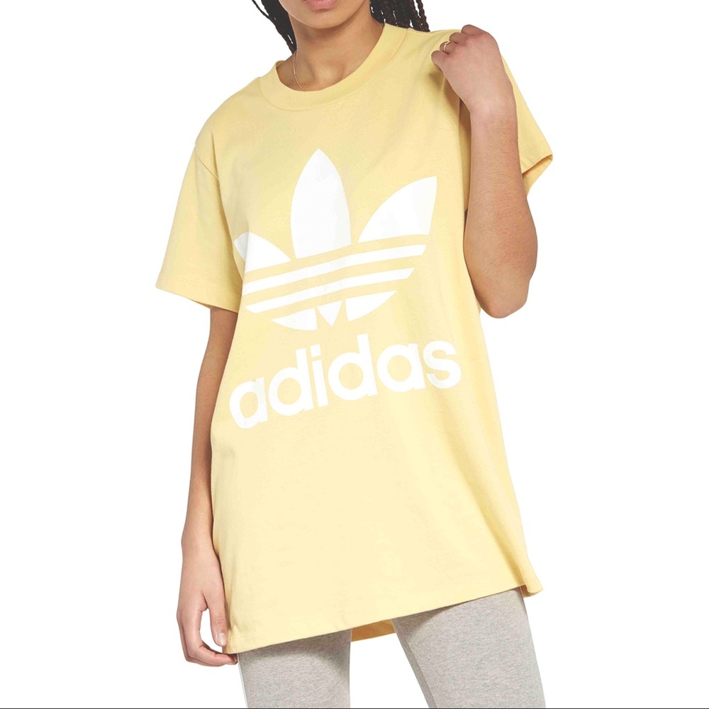 🧡Adidas Oversize Big Yellow Tee